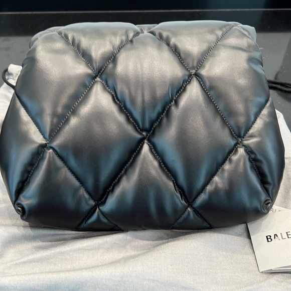 NEW Balenciaga puff clutch $1150 - Picture 4 of 6